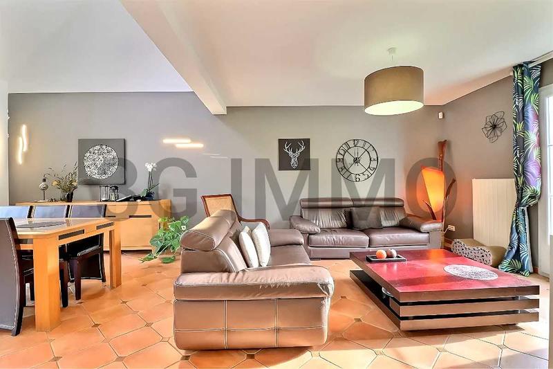 Maison - 163 m² - 7 pièces