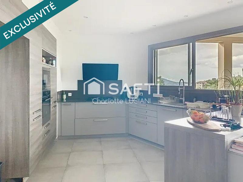 Appartement - 160 m² - 6 pièces