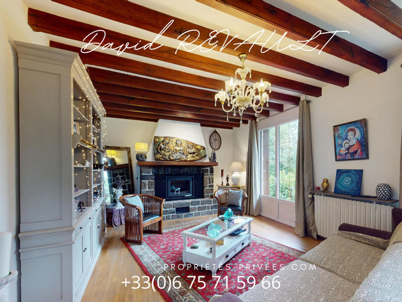 Maison - 180 m² - 9 pièces