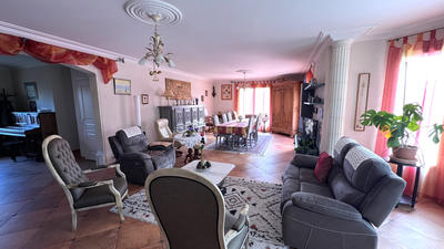 Maison - 180 m² - 6 pièces