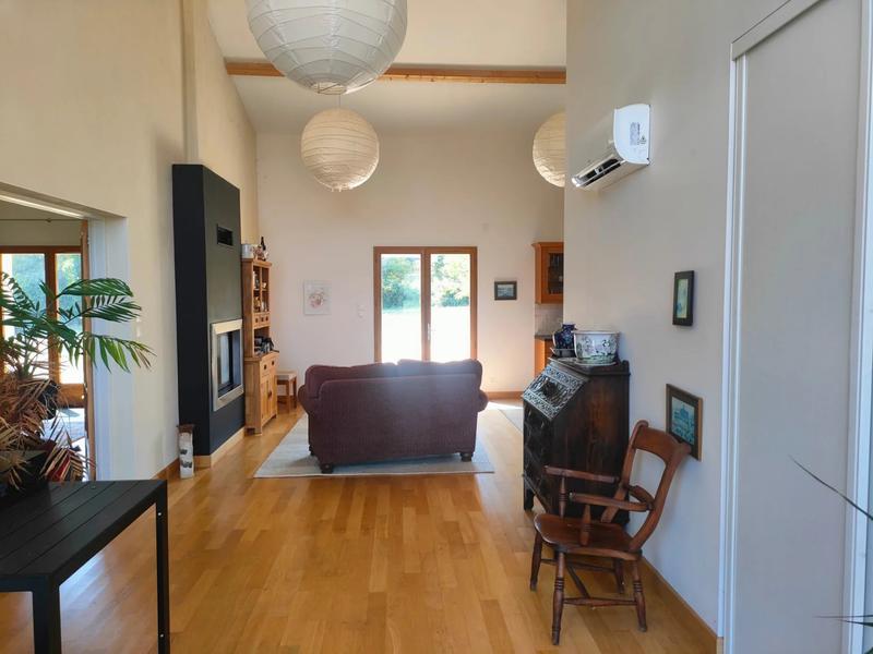 Maison - 243 m² - 9 pièces