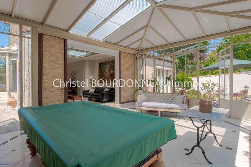 Maison - 201 m² - 9 pièces