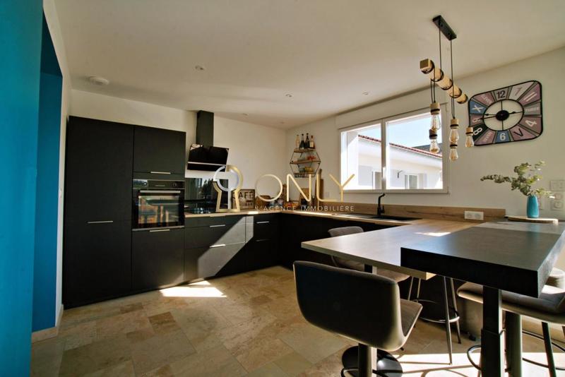 Maison - 168 m² - 6 pièces