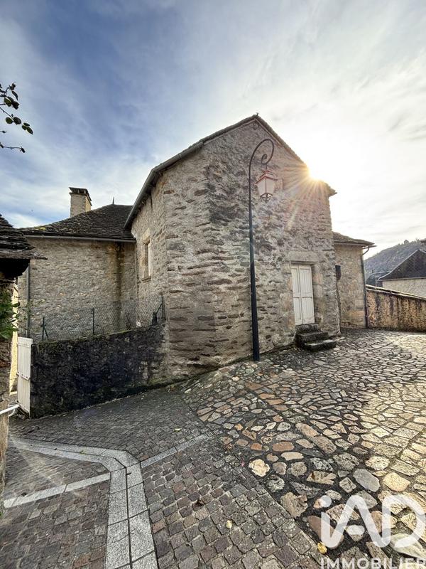 Maison - 231 m² - 9 pièces