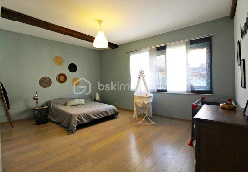 Maison - 202 m² - 8 pièces