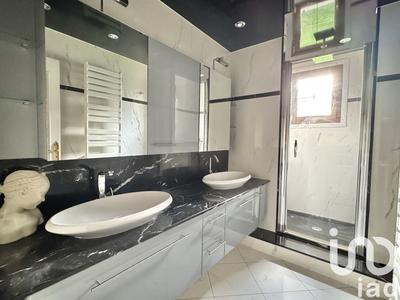 Maison - 160 m² - 8 pièces