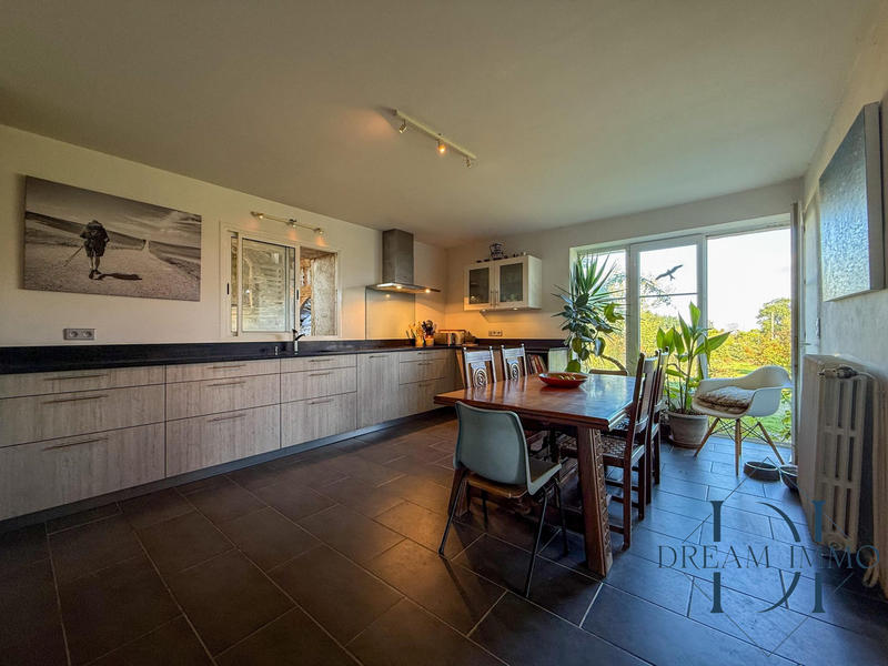 Maison - 273 m² - 9 pièces