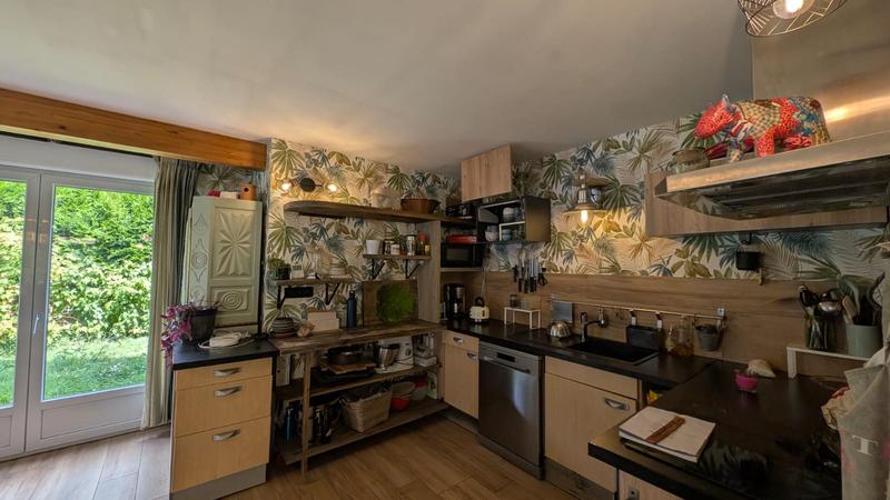 Maison - 170 m² - 8 pièces