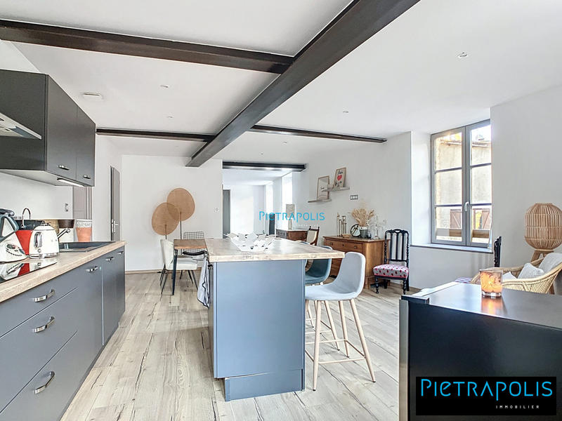 Appartement - 104 m² - 5 pièces