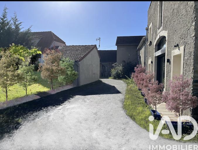 Maison - 140 m² - 6 pièces