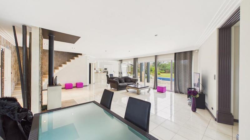 Villa - 230 m² - 7 pièces