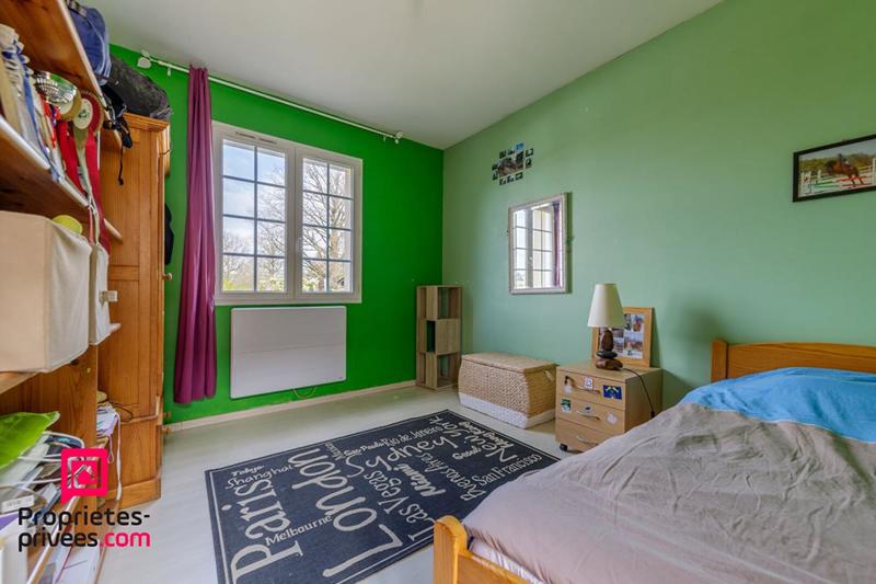 Maison - 250 m² - 8 pièces