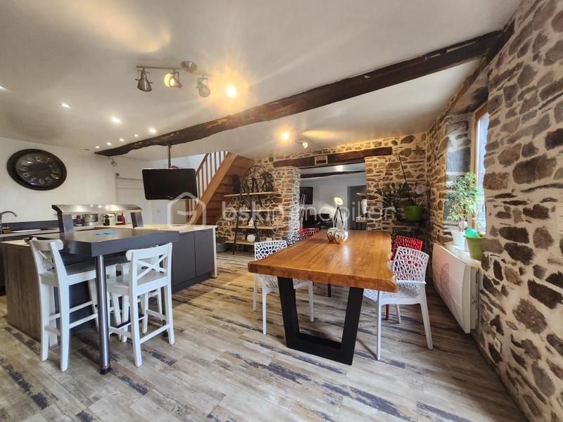 Maison en pierre - 157 m² - 7 pièces