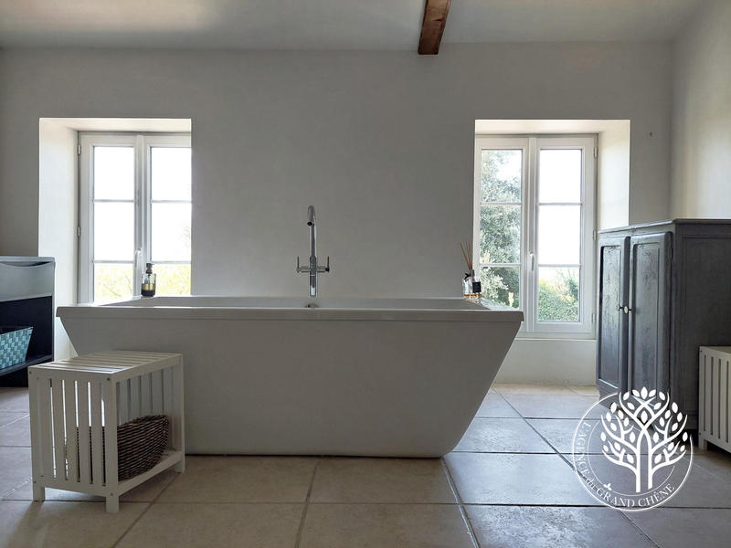 Maison ancienne - 214 m² - 8 pièces