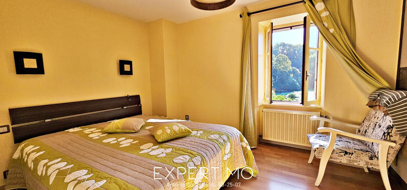 Propriété - 112 m² - 11 pièces