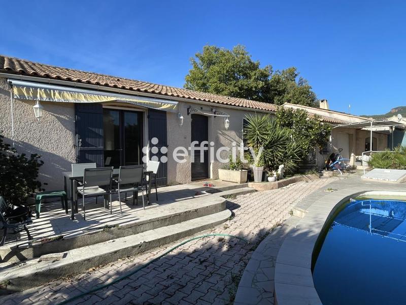 Maison - 92 m² - 4 pièces