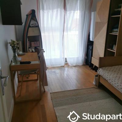 Chambre - 12 m² - 1 pièce