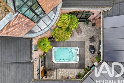 Maison - 350 m² - 10 pièces