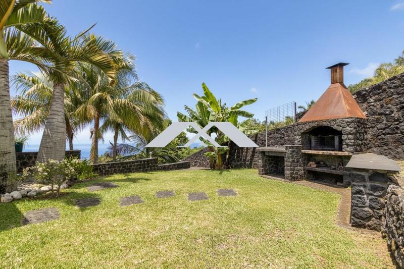 Villa - 264 m² - 9 pièces