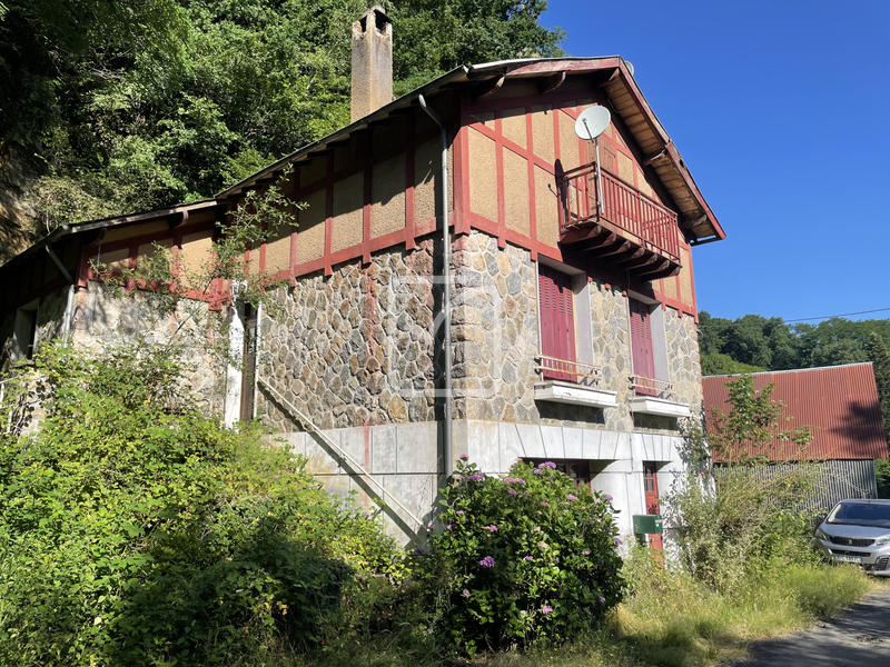 Maison - 96 m² - 6 pièces