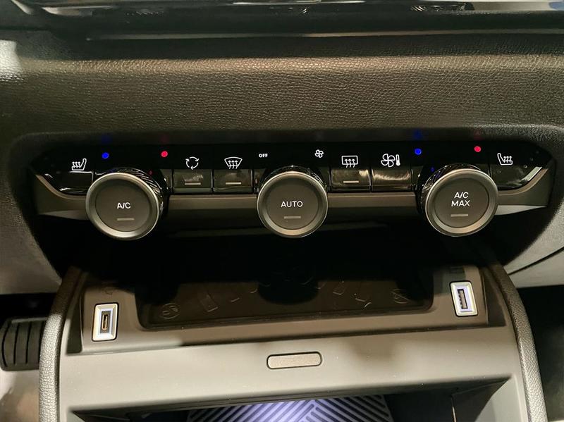 Citroën C4 III (2) 1.2 Hybrid 145 Dcs6 Max