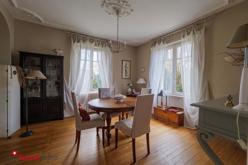 Demeure - 174 m² - 8 pièces