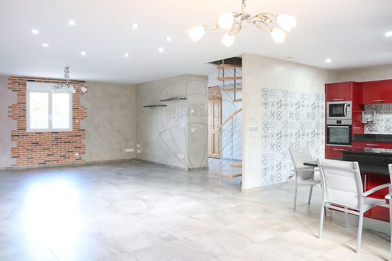 Pavillon - 225 m² - 9 pièces