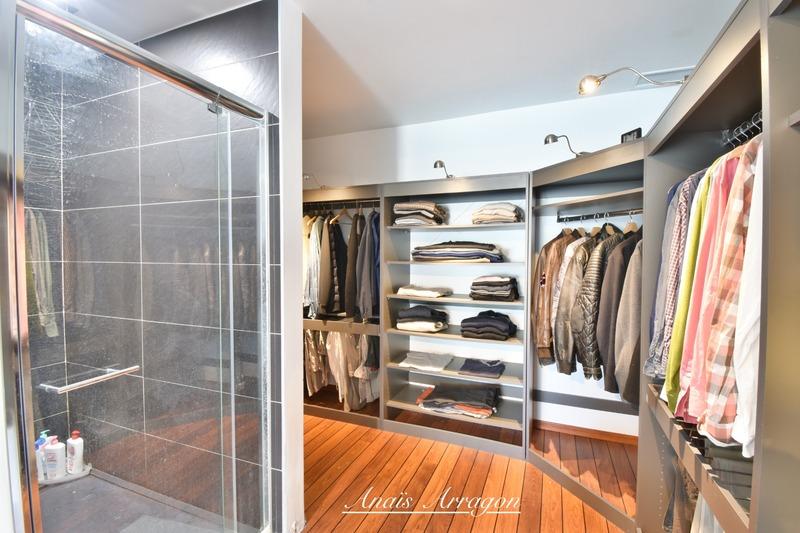 Propriété - 250 m² - 9 pièces