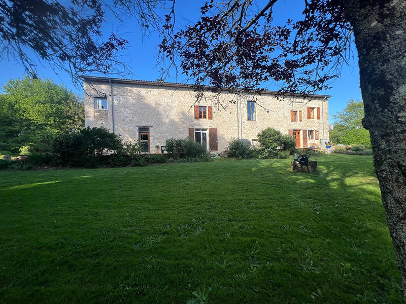 Maison - 350 m² - 4 pièces
