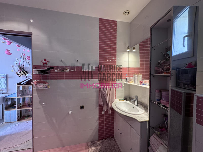 Maison - 192 m² - 8 pièces