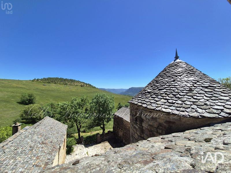 Maison - 415 m² - 16 pièces