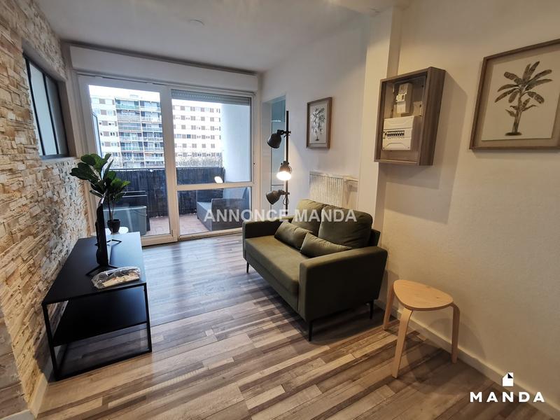 Chambre - 10 m² - 4 pièces