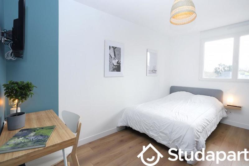 Chambre - 11 m² - 1 pièce