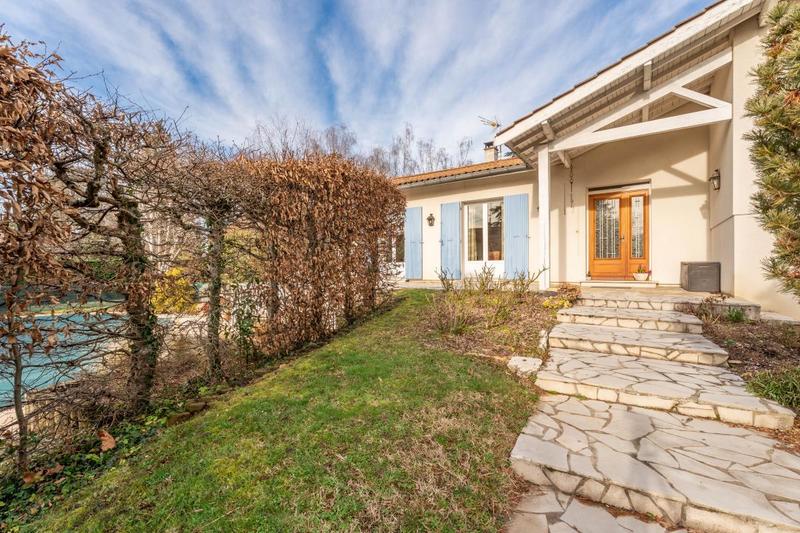 Maison - 180 m² - 6 pièces