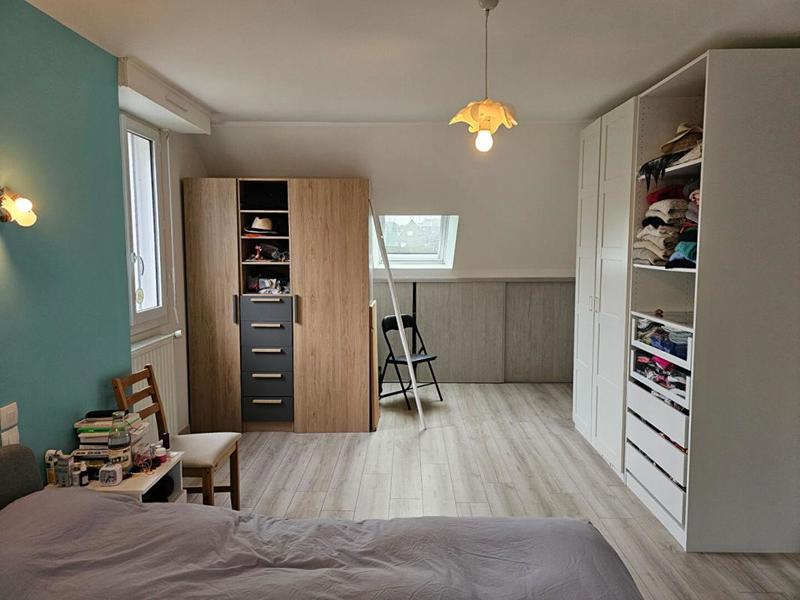 Maison - 202 m² - 9 pièces