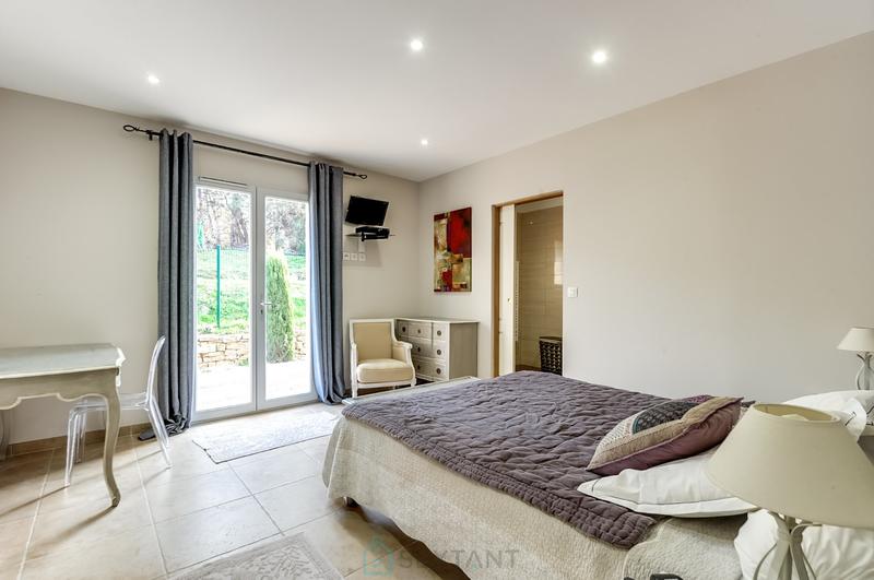 Maison - 313 m² - 11 pièces