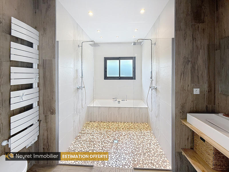 Villa - 226 m² - 8 pièces