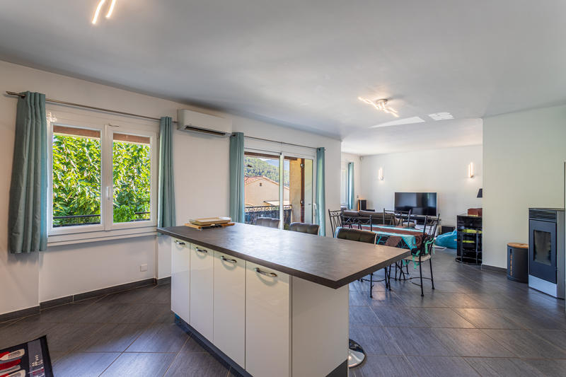 Maison - 140 m² - 5 pièces