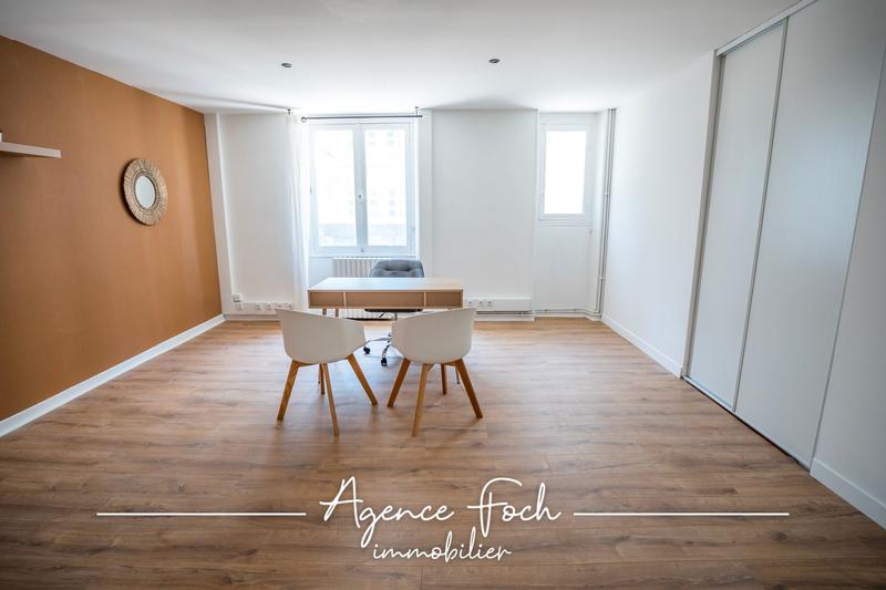 Appartement - 205 m² - 8 pièces