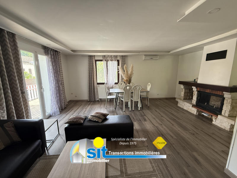 Maison - 200 m² - 7 pièces