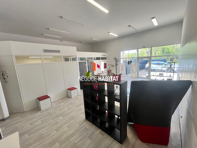 Local commercial - 285 m²