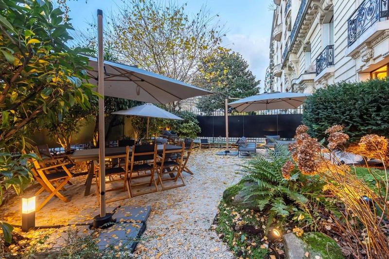 Appartement - 260 m² - 6 pièces