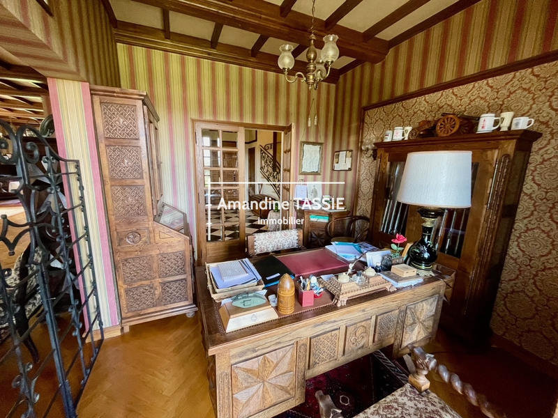 Maison - 230 m² - 8 pièces