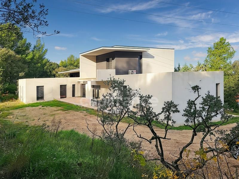 Maison - 225 m² - 7 pièces