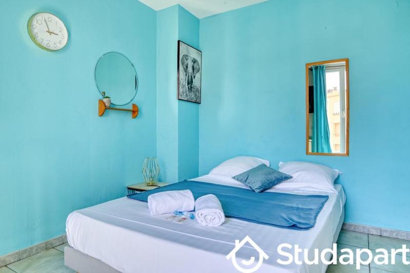 Chambre - 9 m² - 1 pièce