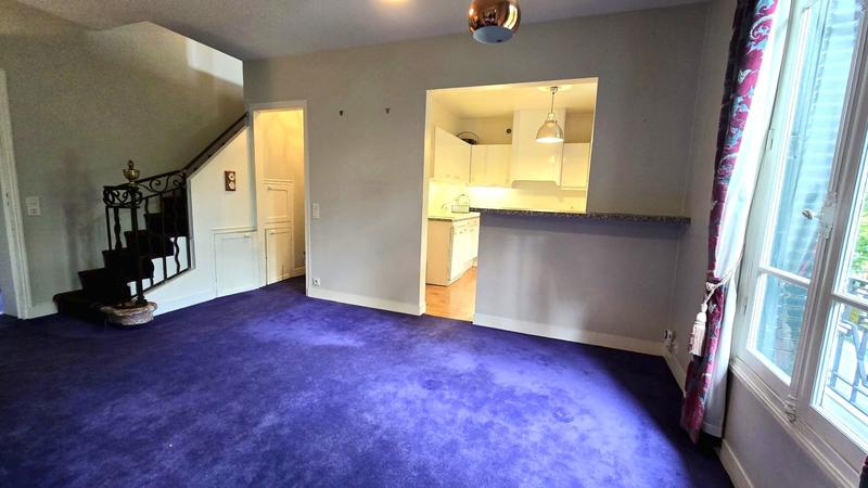 Maison - 384 m² - 11 pièces