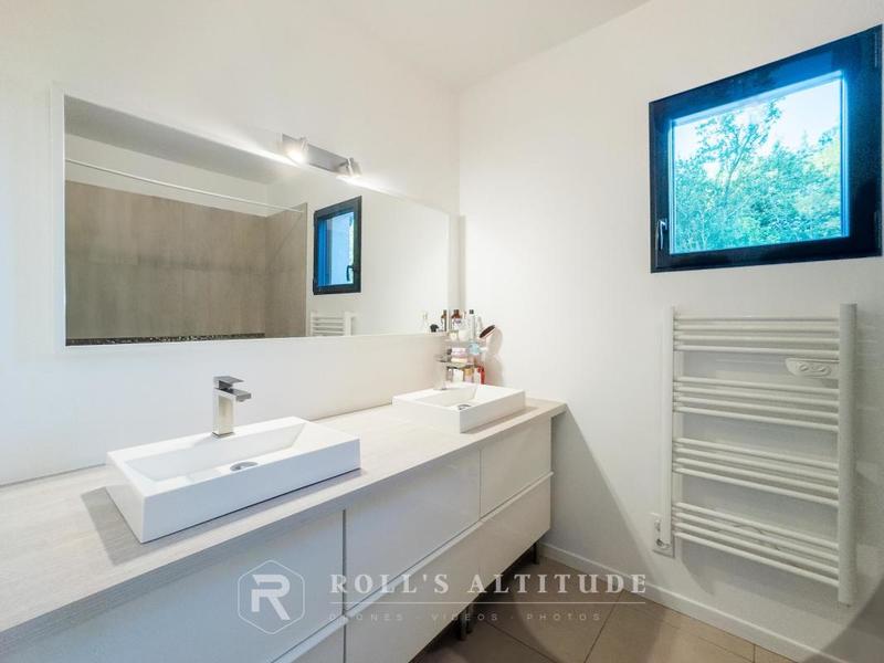 Maison - 190 m² - 8 pièces