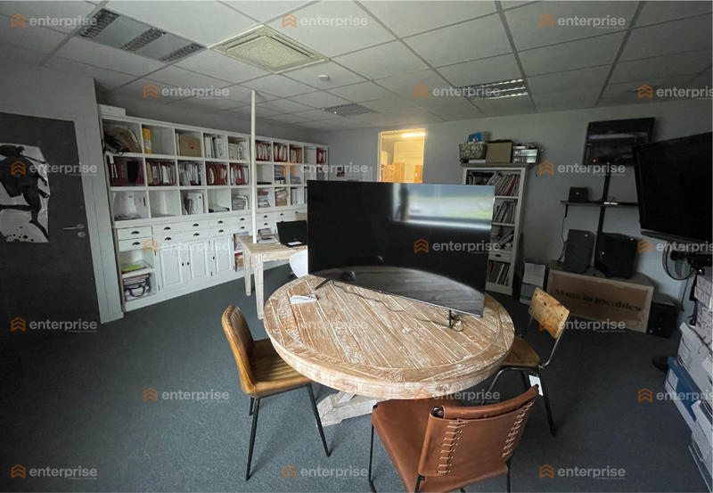 Local d'activité / Entrepôt - 1 080 m²