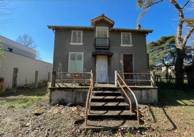 Maison - 180 m² - 7 pièces