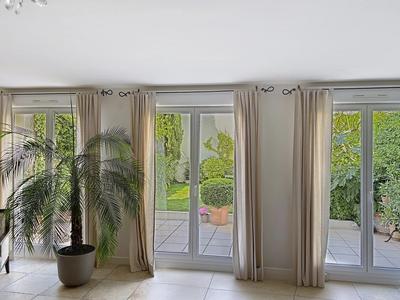 Maison de ville - 205 m² - 7 pièces